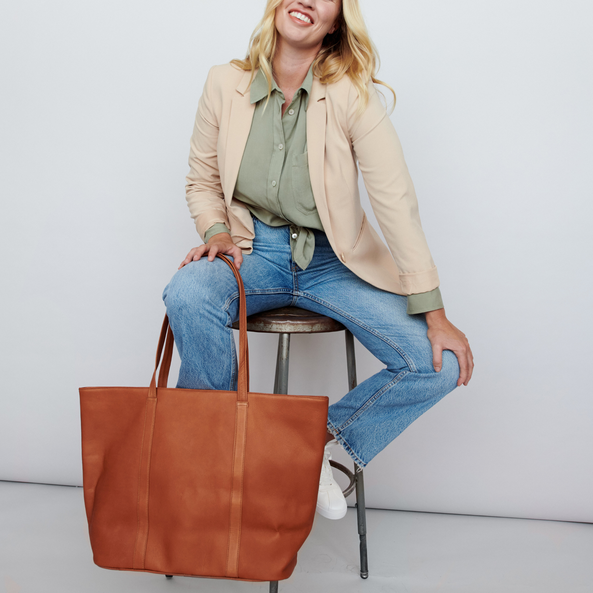 Suburban Leather Tote Bag Lg - Image 5