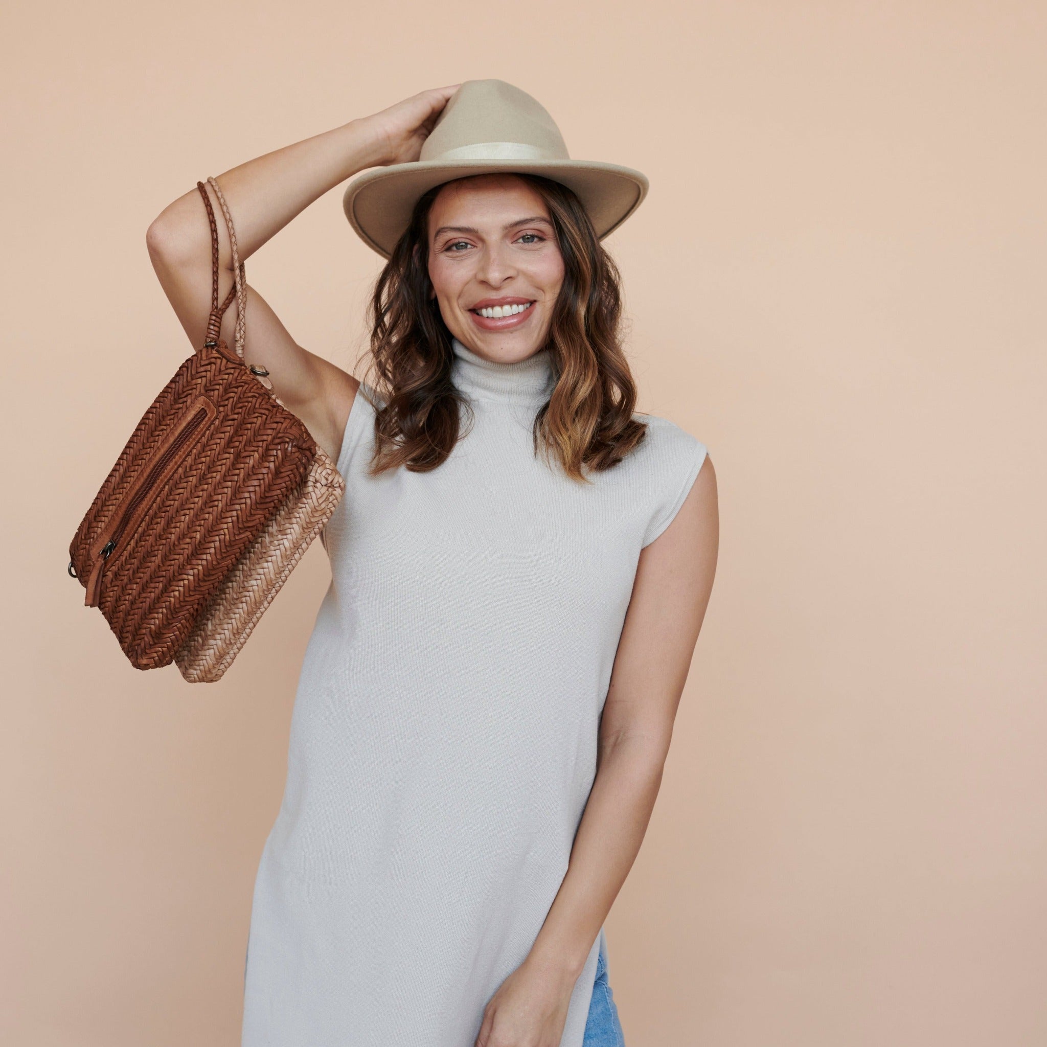 Hale Leather Crossbody Bag - Image 13