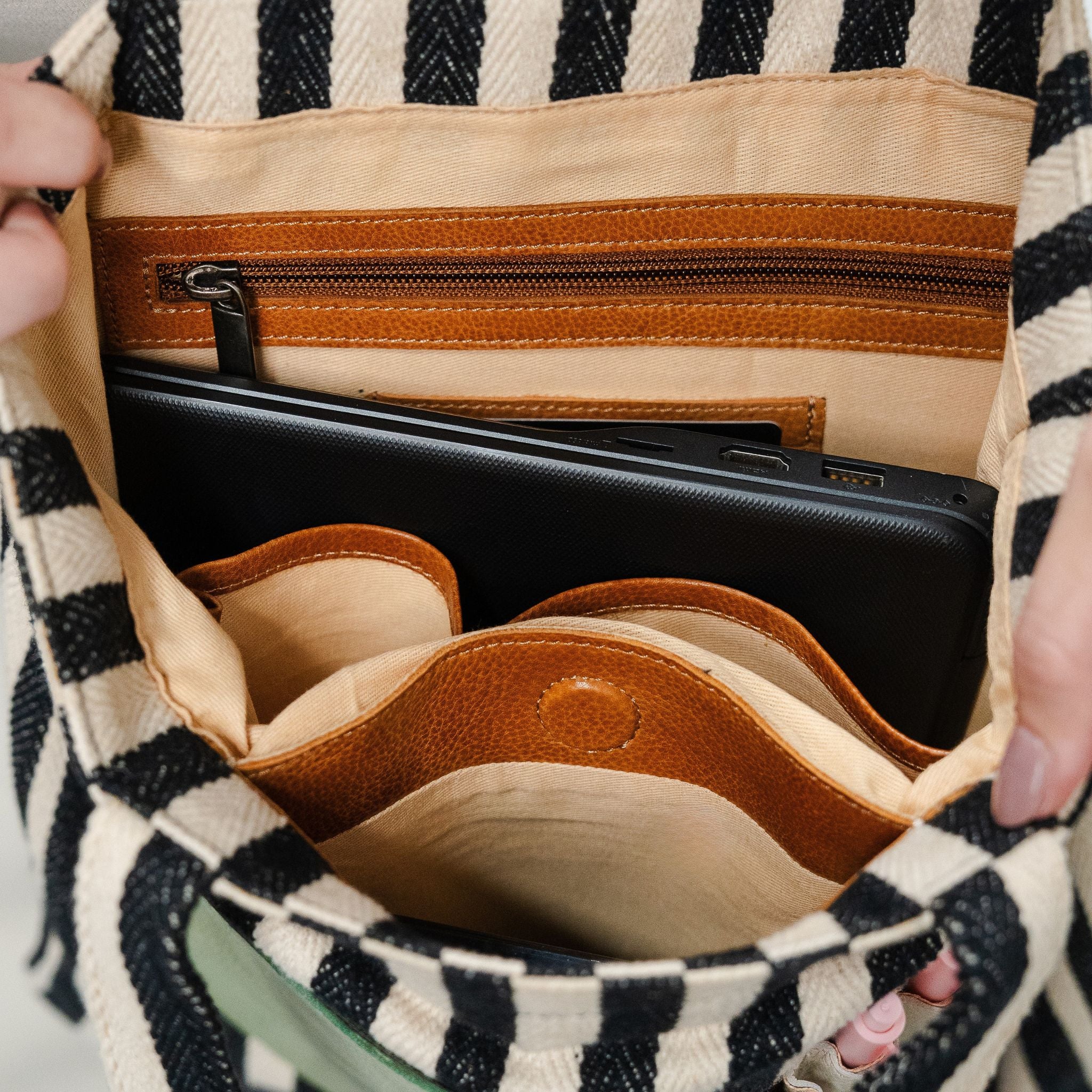 Jay Leather Tote Bag - Image 5