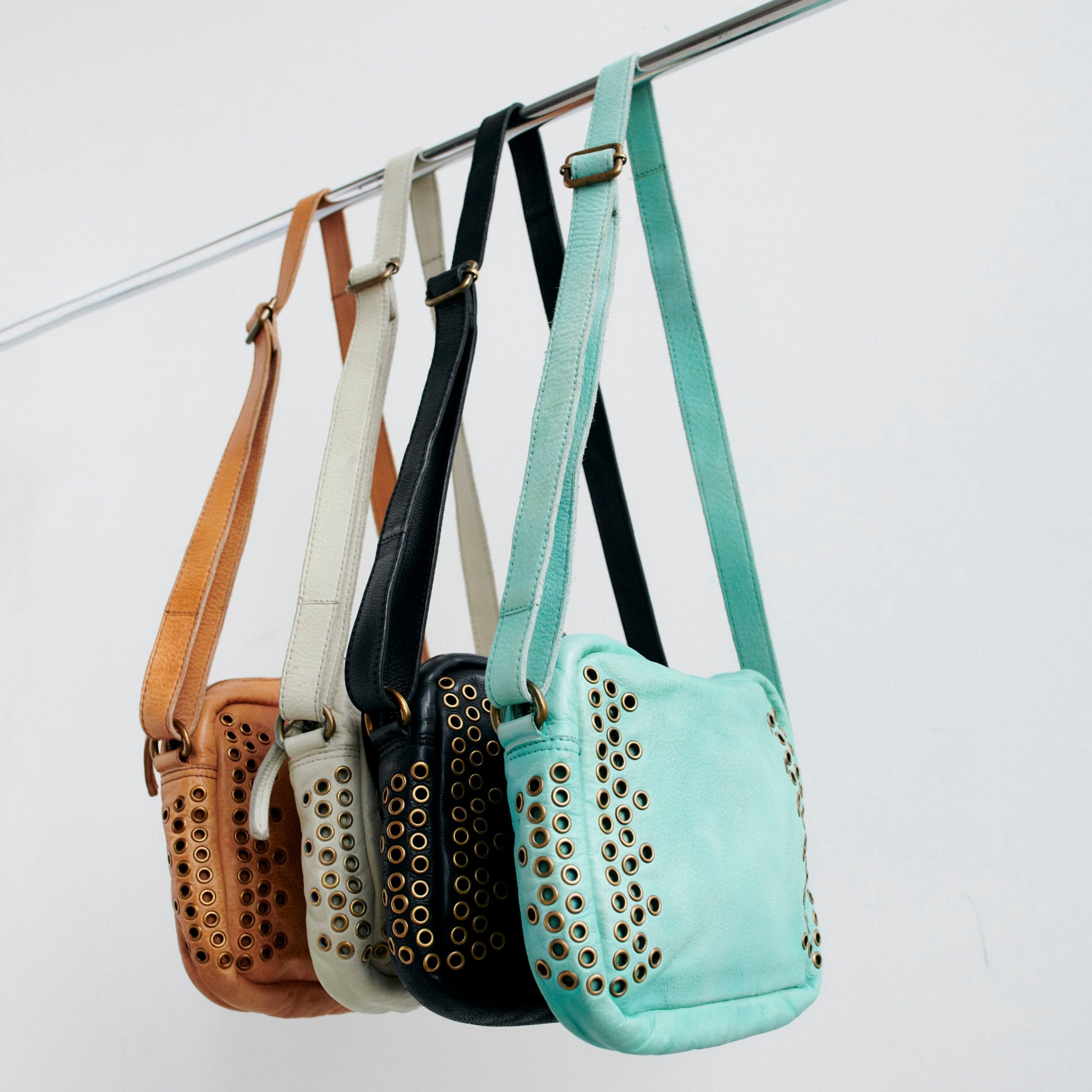 Bo Leather Crossbody Bag - Image 2