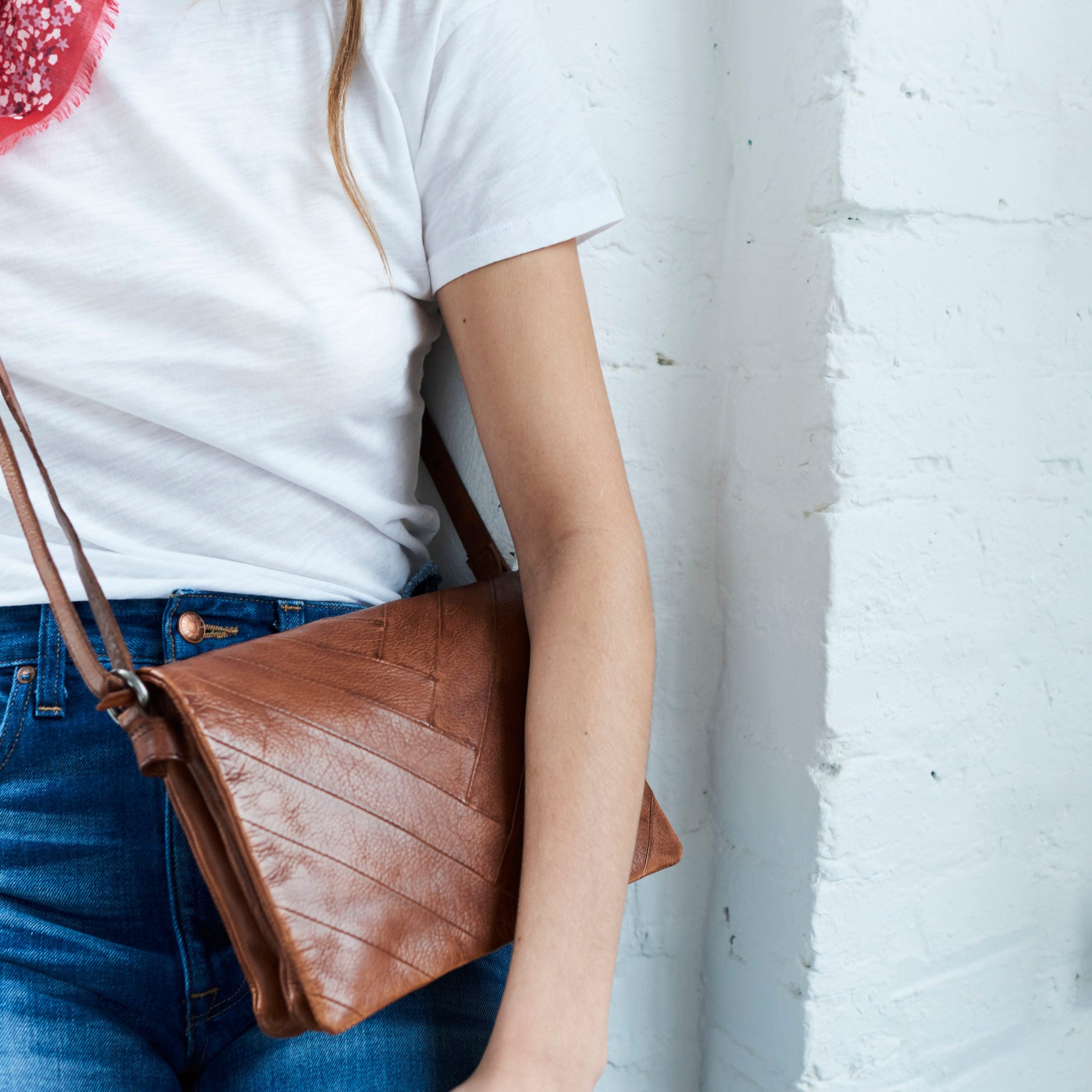 Sunny Leather Crossbody Bag - Image 9